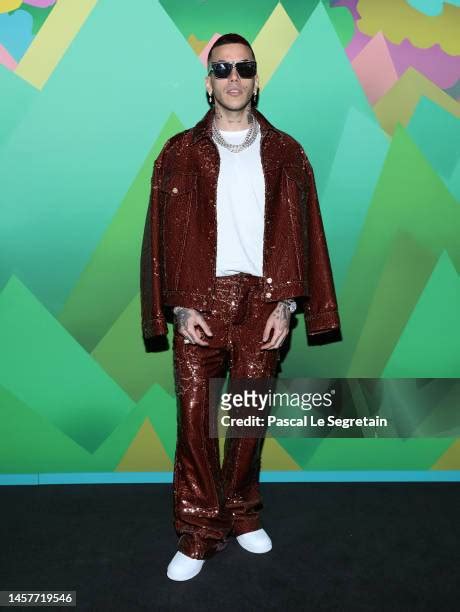 sfera ebbasta louis vuitton occhiali|sfera ebbasta 2023.